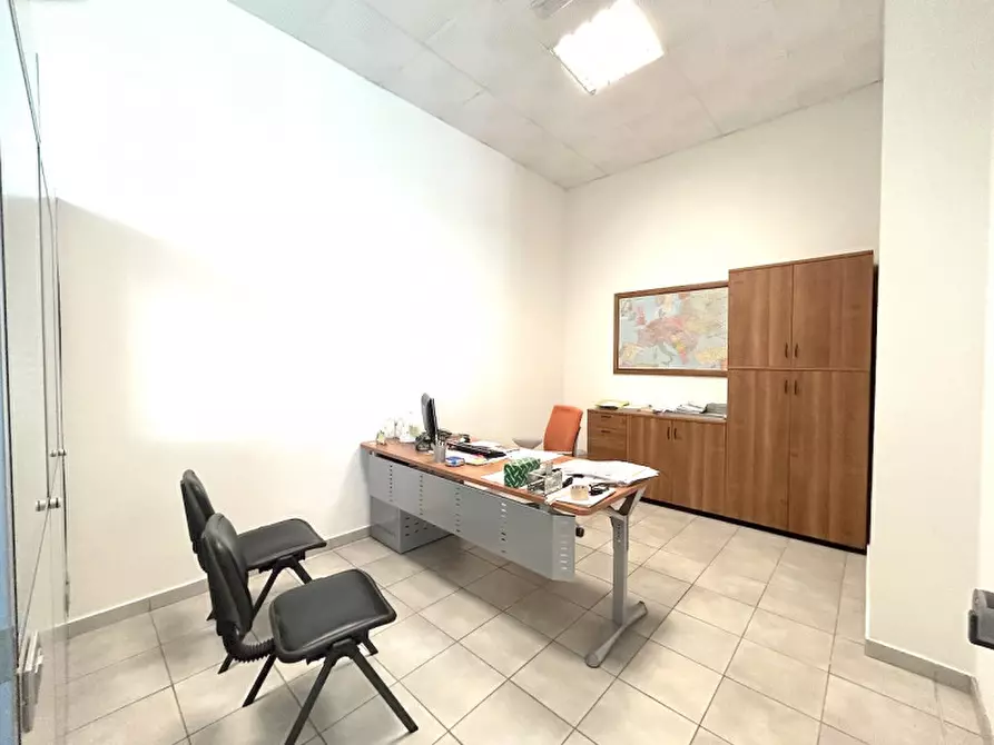 Immagine 3 di Ufficio in vendita  in VIALE BOVIO a Cesena