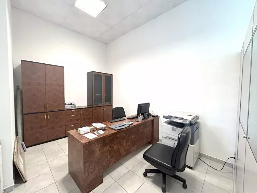 Immagine 4 di Ufficio in vendita  in VIALE BOVIO a Cesena