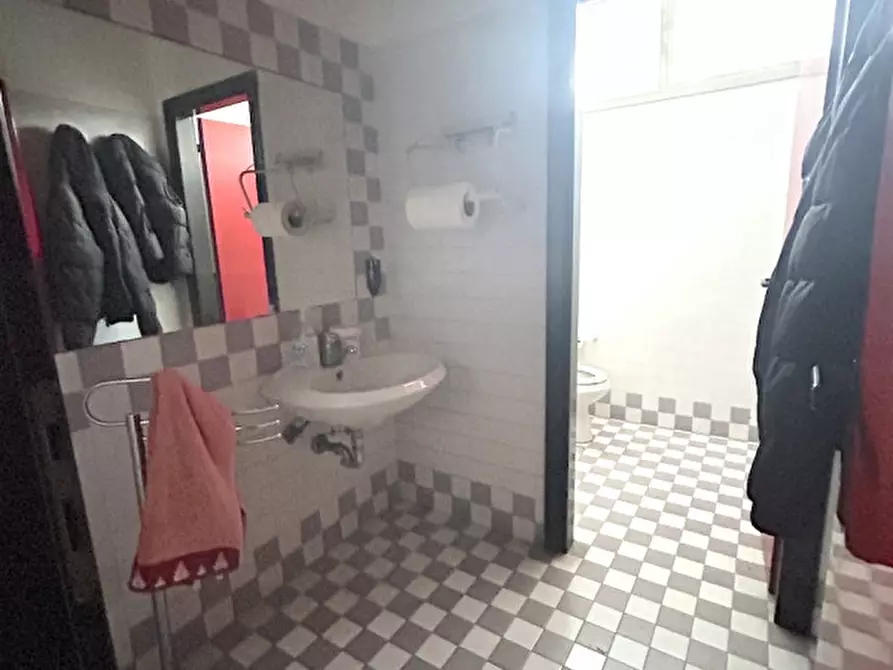 Immagine 9 di Ufficio in vendita  in VIALE BOVIO a Cesena