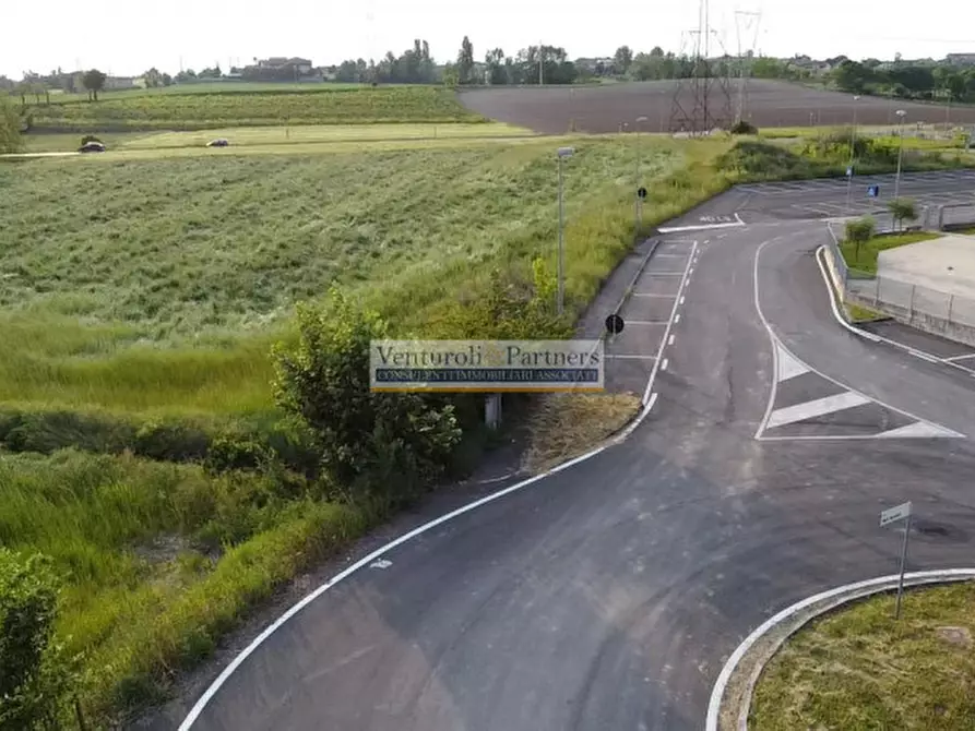 Immagine 6 di Terreno in vendita  in via benaco a Pozzolengo