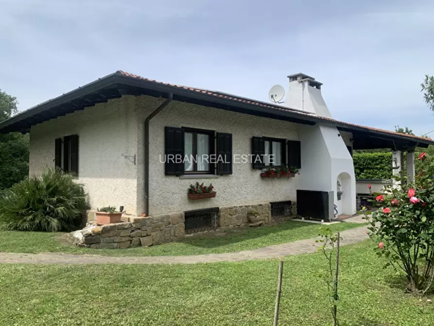 Immagine 1 di Villa in vendita  in Strada per Fontanella 22 a Muggia