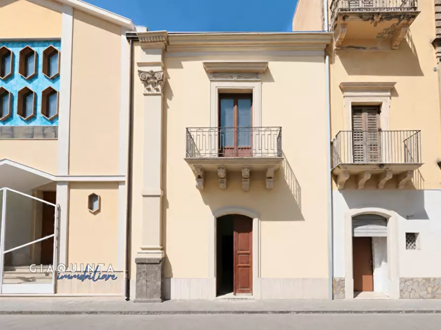 Immagine 2 di Casa indipendente in vendita  in via Giuseppe Garibaldi n 21 a Palagonia