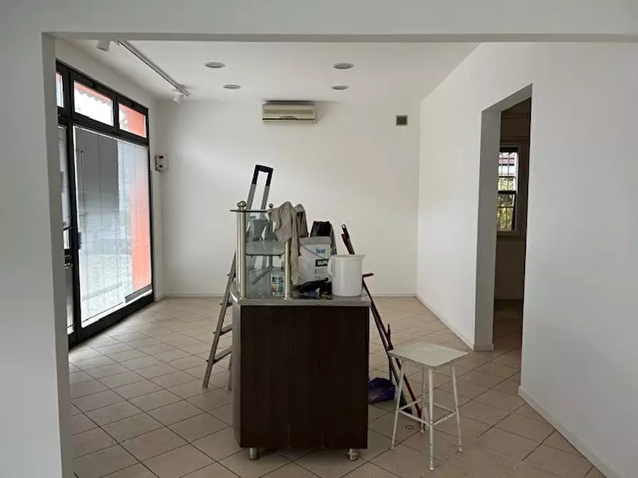 Immagine 3 di Negozio in affitto  in via roma a Albignasego
