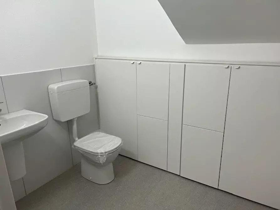 Immagine 4 di Negozio in affitto  in via roma a Albignasego