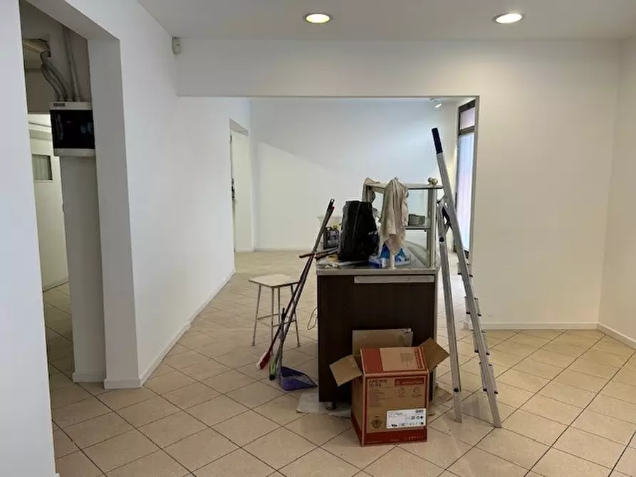 Immagine 5 di Negozio in affitto  in via roma a Albignasego