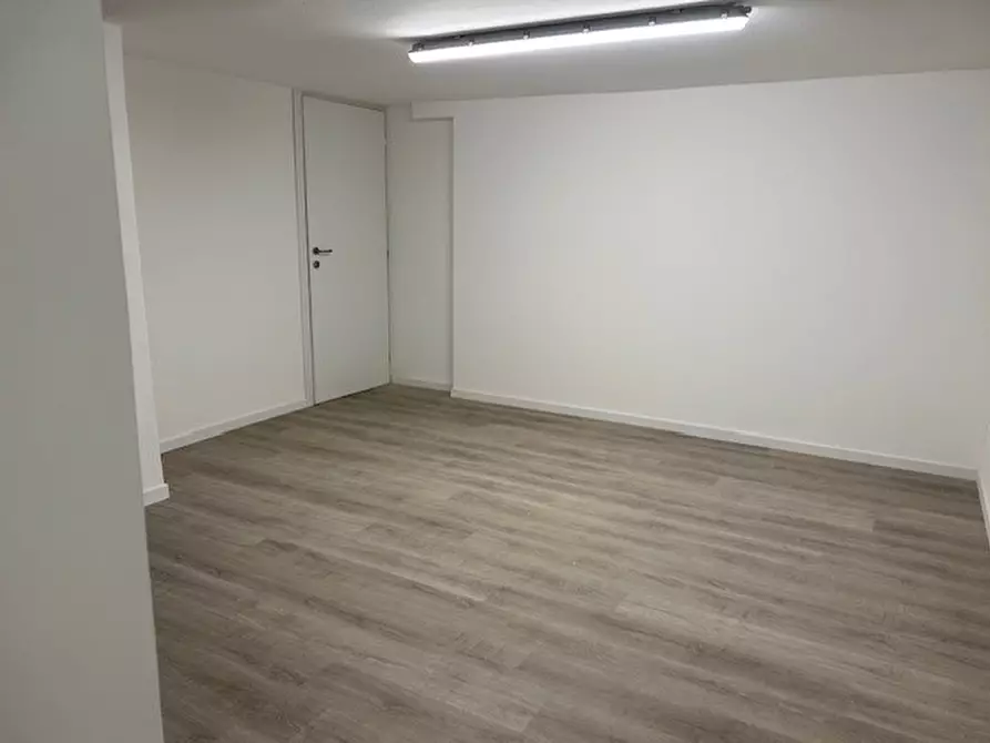 Immagine 8 di Negozio in affitto  in via roma a Albignasego