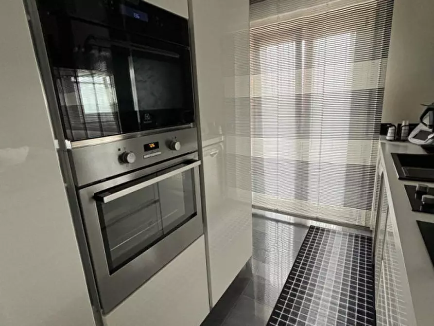 Immagine 6 di Appartamento in vendita  in via pisino a Roma