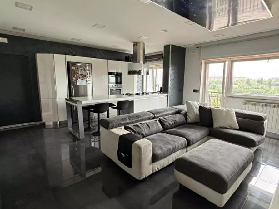 Immagine 9 di Appartamento in vendita  in via pisino a Roma