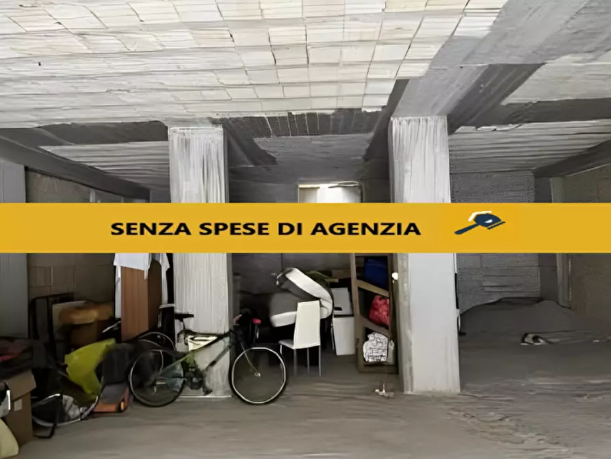 Immagine 1 di Garage in vendita  in via Pietro Nenni, 8 a Satriano