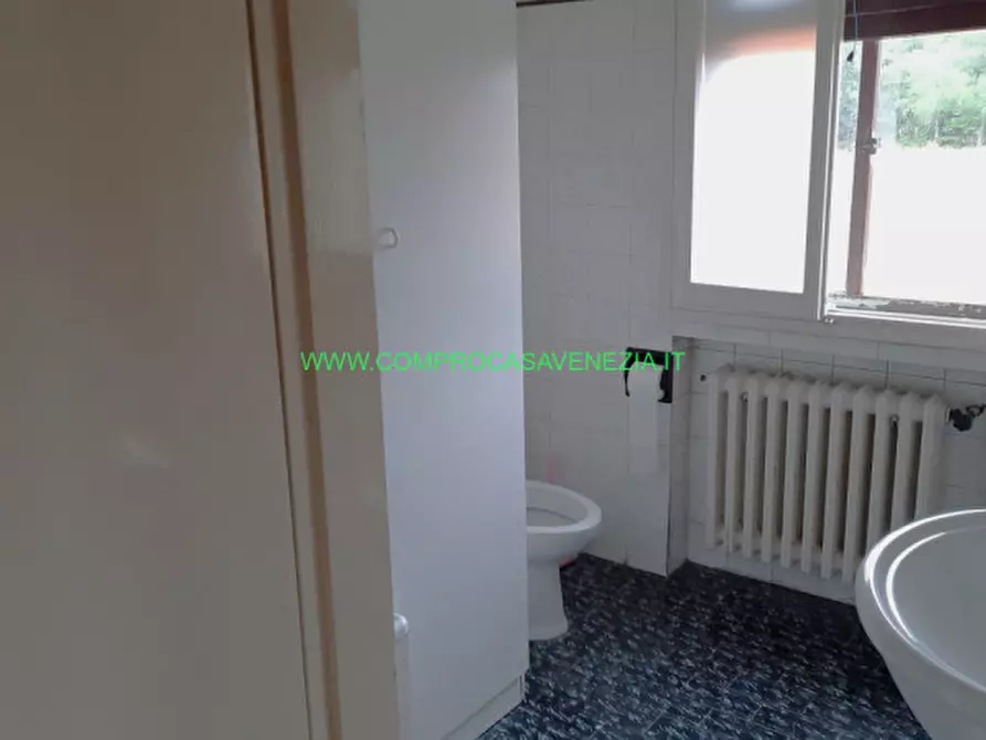 Immagine 10 di Casa indipendente in vendita  a Casale Sul Sile