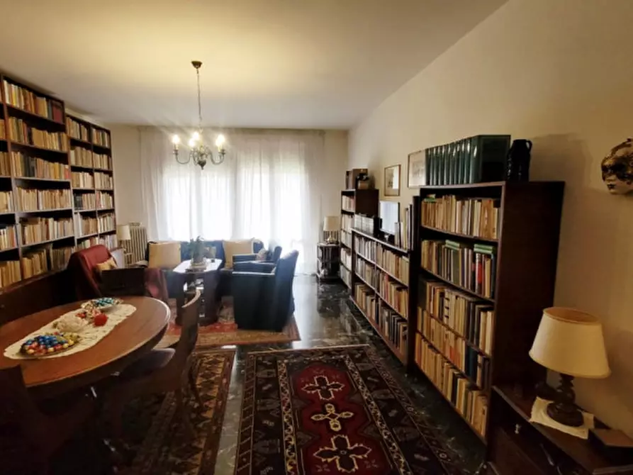 Immagine 1 di Appartamento in vendita  in via Vittorio Veneto a Padova