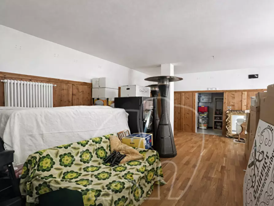 Immagine 2 di Negozio in vendita  in Via Trento a Salorno .Salurn.