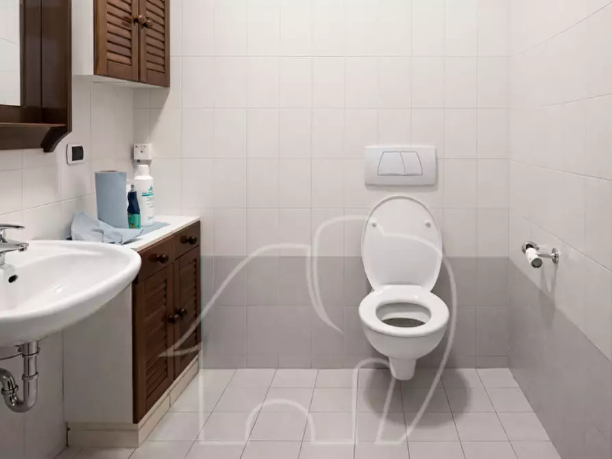 Immagine 5 di Negozio in vendita  in Via Trento a Salorno .Salurn.