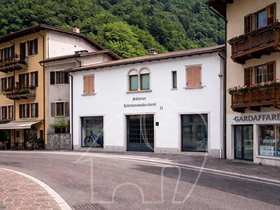 Immagine 7 di Negozio in vendita  in Via Trento a Salorno .Salurn.