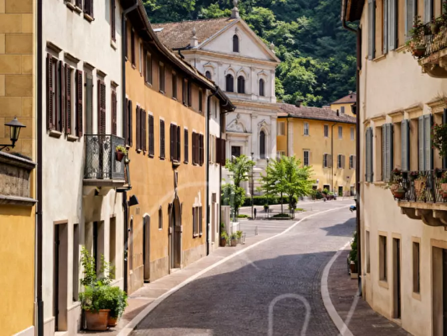 Immagine 8 di Negozio in vendita  in Via Trento a Salorno .Salurn.