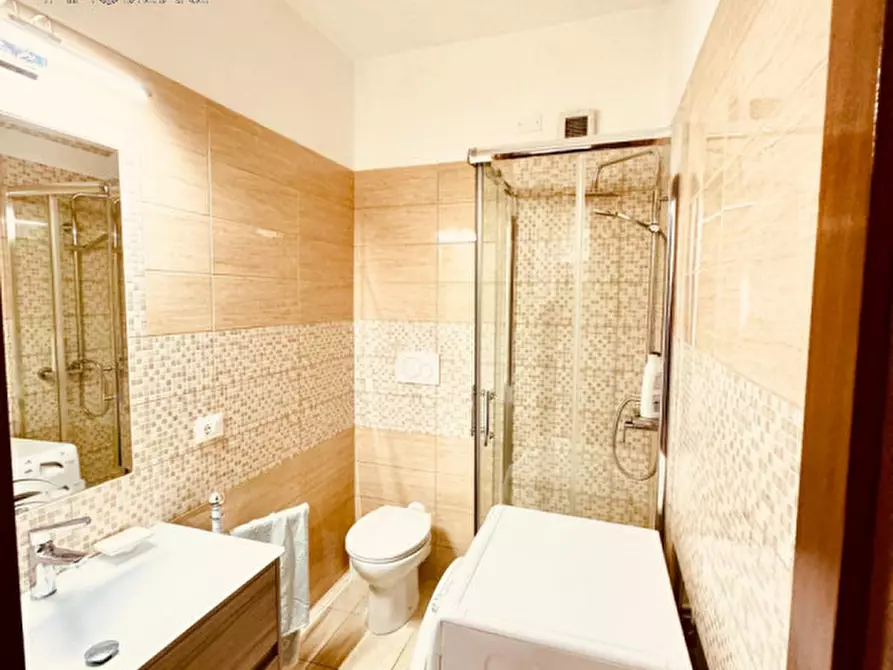 Immagine 30 di Appartamento in vendita  in piazza salvatore galgano a Roma