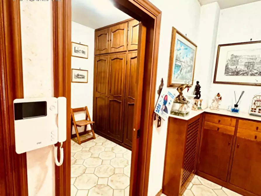 Immagine 36 di Appartamento in vendita  in piazza salvatore galgano a Roma