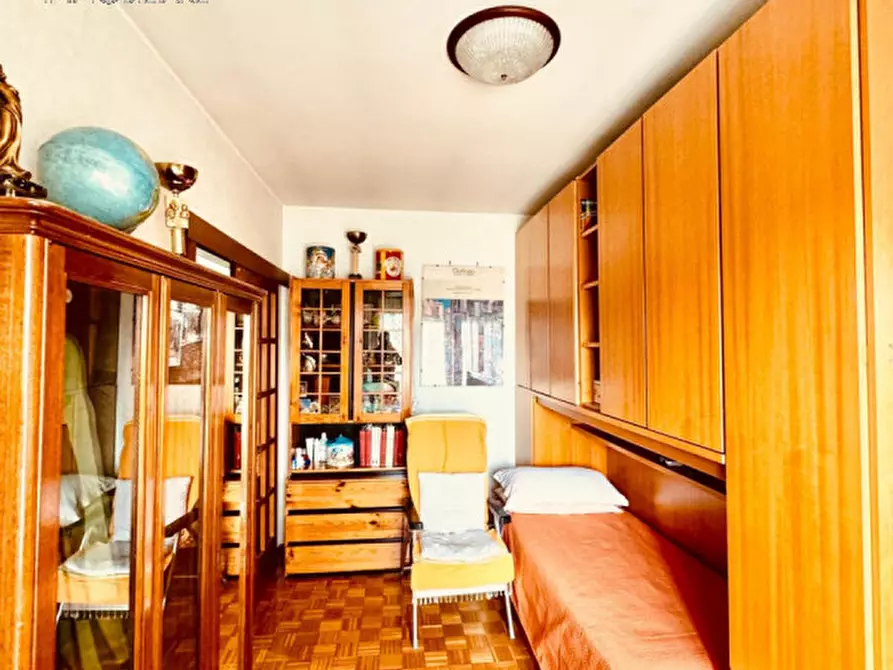 Immagine 38 di Appartamento in vendita  in piazza salvatore galgano a Roma