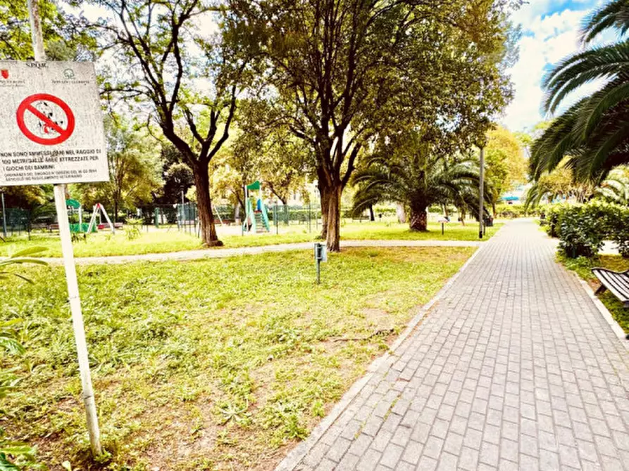 Immagine 43 di Appartamento in vendita  in piazza salvatore galgano a Roma
