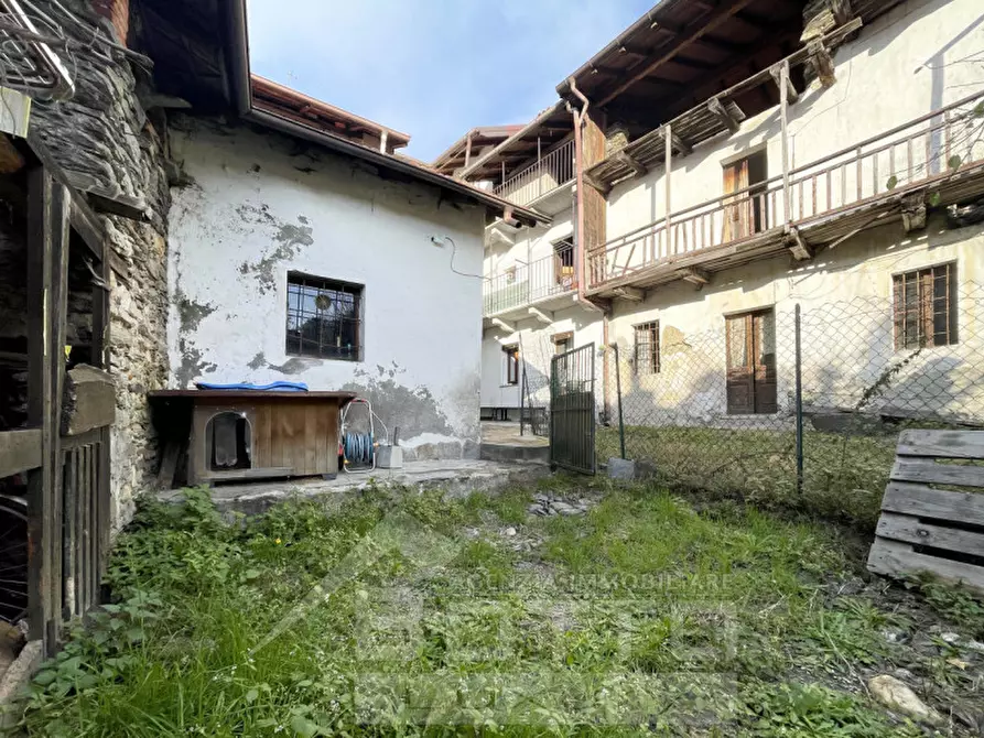 Immagine 11 di Appartamento in vendita  in Via Cavour 1 a Gignese