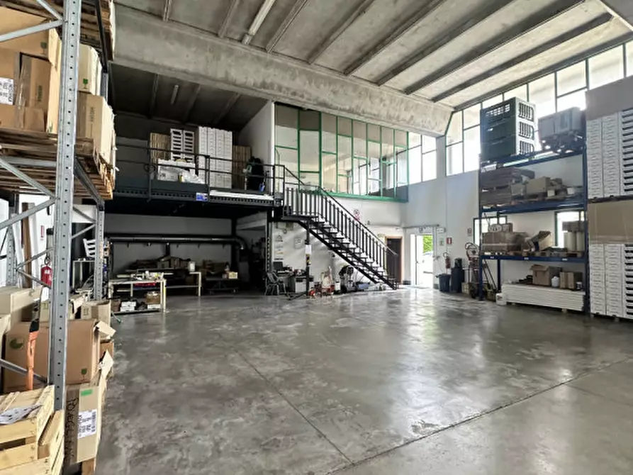 Immagine 4 di Capannone industriale in affitto  a Mogliano Veneto