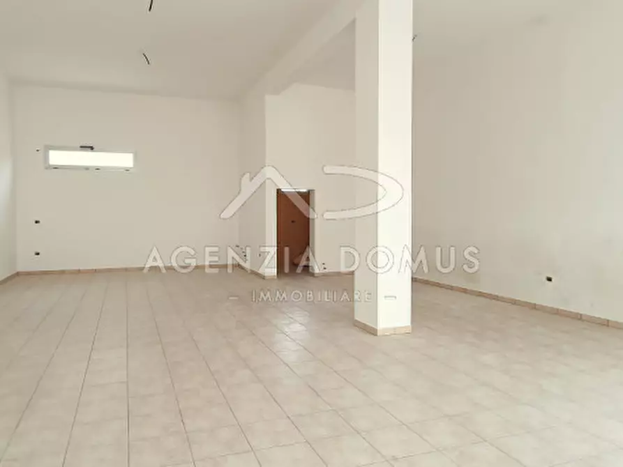 Immagine 5 di Magazzino in vendita  in via piemonte 25 a Racale