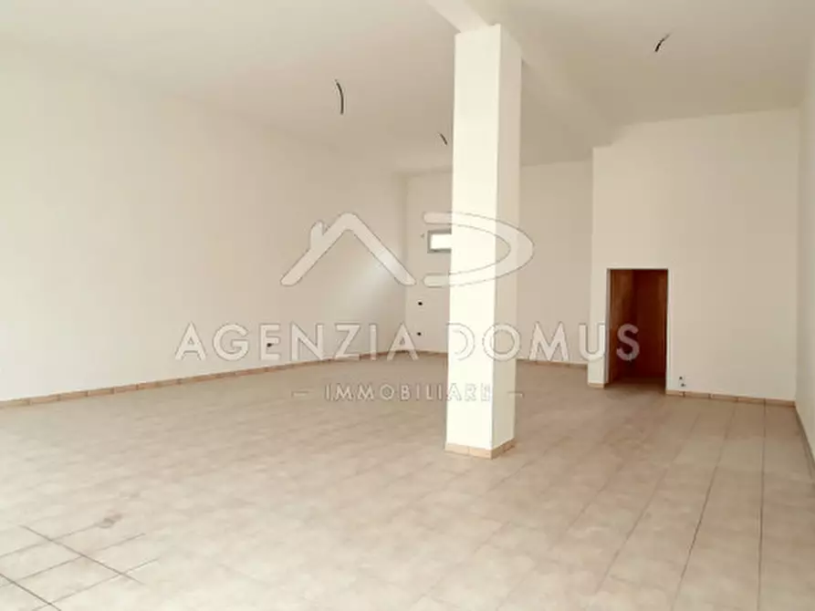 Immagine 6 di Magazzino in vendita  in via piemonte 25 a Racale