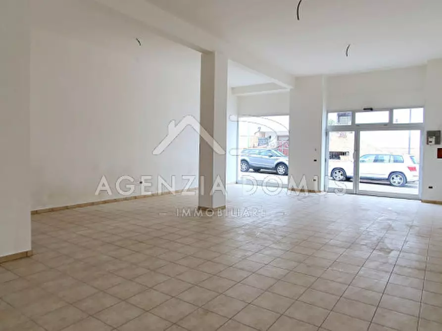 Immagine 7 di Magazzino in vendita  in via piemonte 25 a Racale