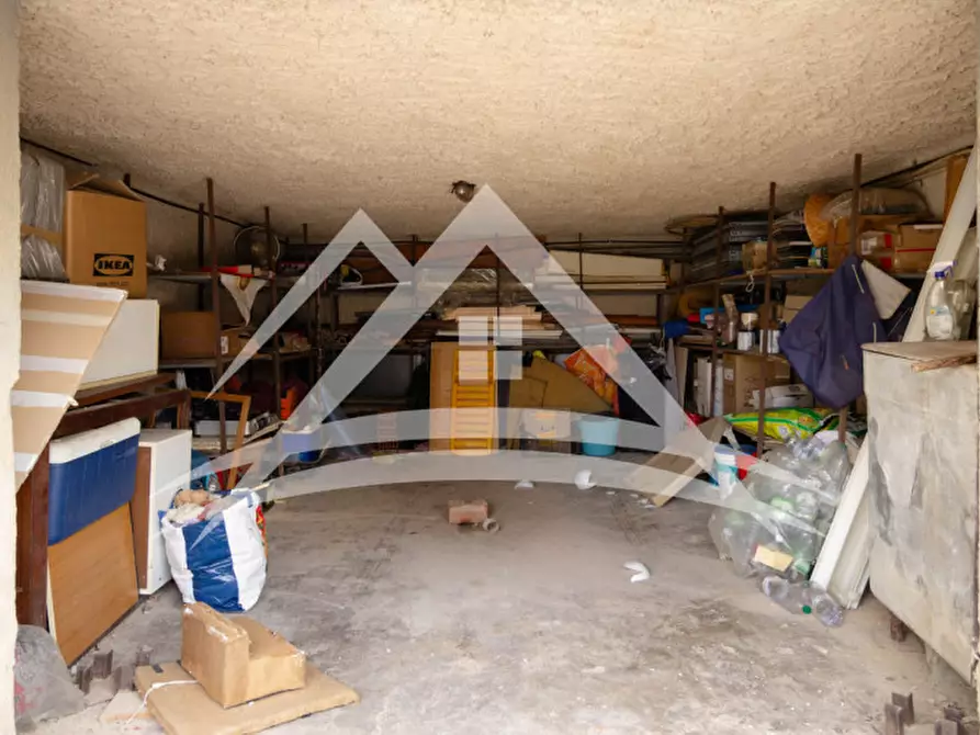 Immagine 3 di Garage in vendita  in Viale delle vigne, 58 A a Porto Torres