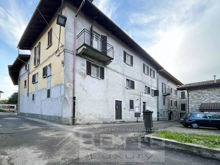 Immagine 3 di Appartamento in vendita  in Via Cavour 1 a Gignese