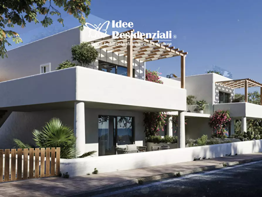 Immagine 1 di Villa in vendita  in Via delle Bougainvillee a Golfo Aranci