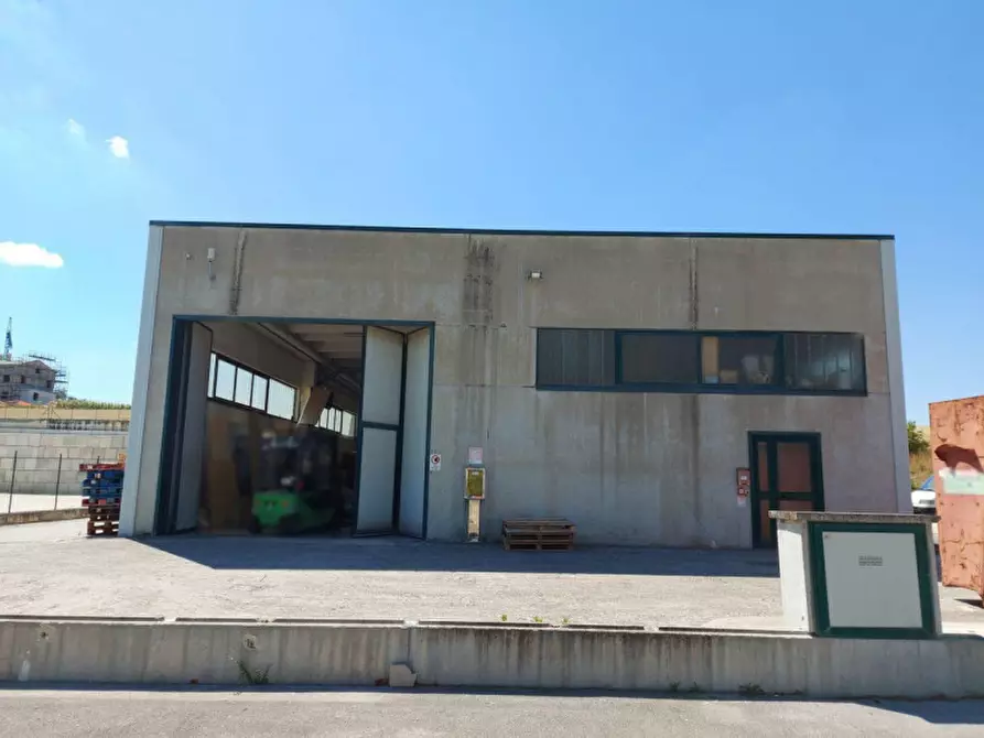 Immagine 1 di Capannone industriale in vendita  in Frazione Chiesanuova, Via Perugia, N. 12-12/A a Treia