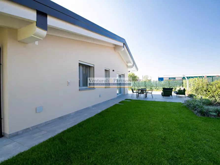 Immagine 31 di Villa in vendita  in via bolognina a Bedizzole