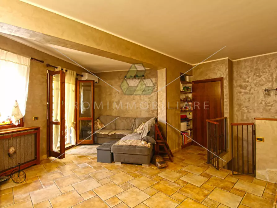 Immagine 1 di Appartamento in vendita  in Via Mario Visintini a Guidonia Montecelio