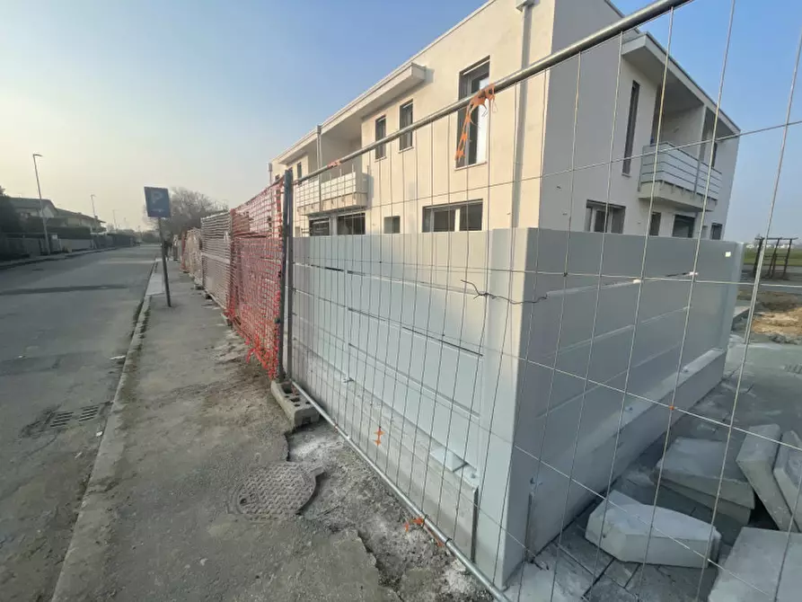 Immagine 1 di Casa quadrifamiliare in vendita  in VIA NIEVO a Rubano