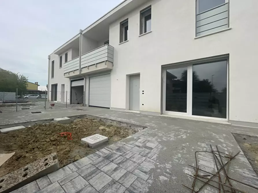 Immagine 13 di Casa quadrifamiliare in vendita  in VIA NIEVO a Rubano