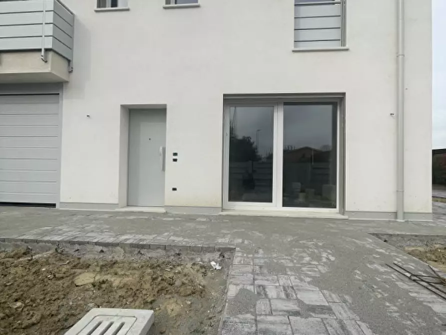 Immagine 15 di Casa quadrifamiliare in vendita  in VIA NIEVO a Rubano