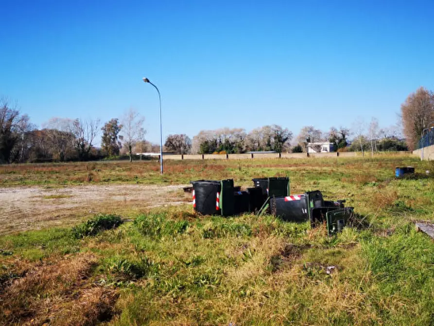 Immagine 6 di Negozio in affitto  in Via Gastone Maresca a Roma