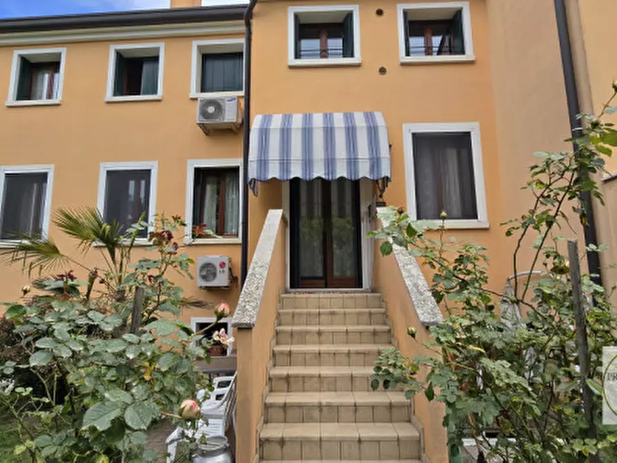Immagine 1 di Appartamento in vendita  in via Vallesina a Este