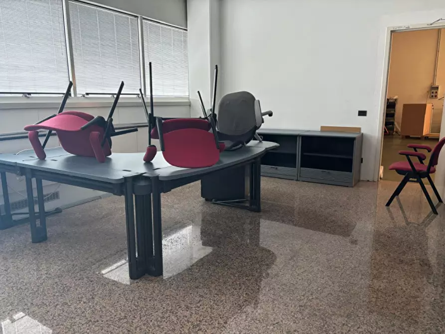 Immagine 11 di Capannone industriale in affitto  a Dueville