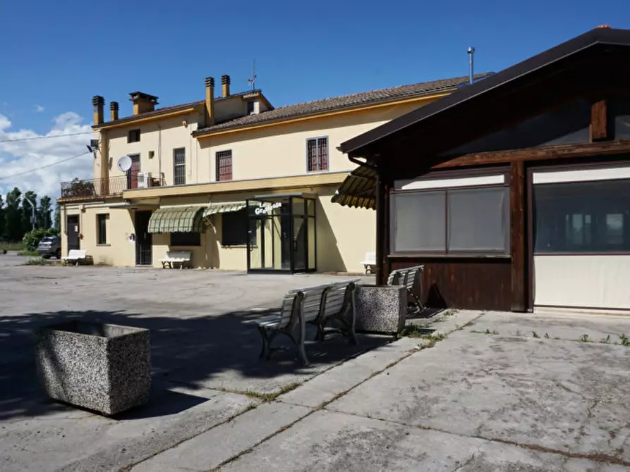 Immagine 4 di Attività commerciale in vendita  in Frazione san faustino, 31 a Fidenza