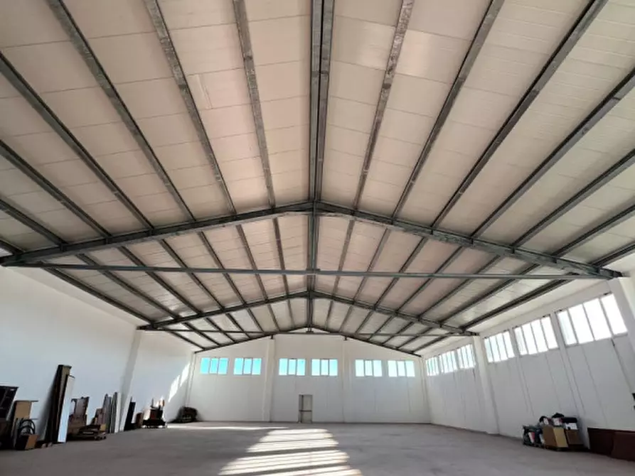 Immagine 17 di Capannone industriale in vendita  in PREDDA NIEDDA 42 a Sassari