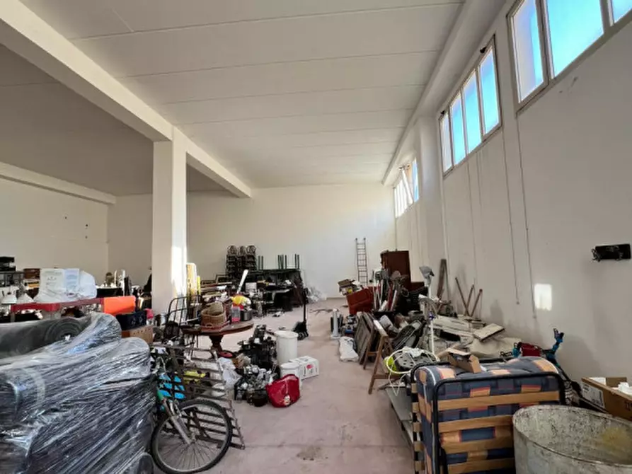 Immagine 20 di Capannone industriale in vendita  in PREDDA NIEDDA 42 a Sassari