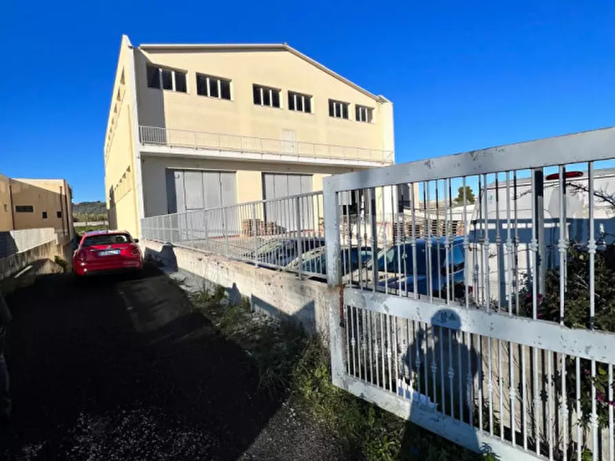 Immagine 9 di Capannone industriale in vendita  in PREDDA NIEDDA 42 a Sassari