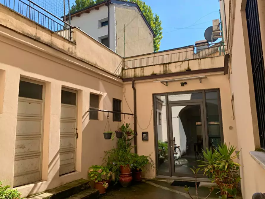 Immagine 5 di Appartamento in vendita  in Strada Nuova a Parma