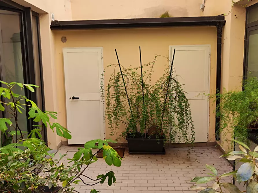 Immagine 28 di Appartamento in vendita  in Strada Nuova a Parma