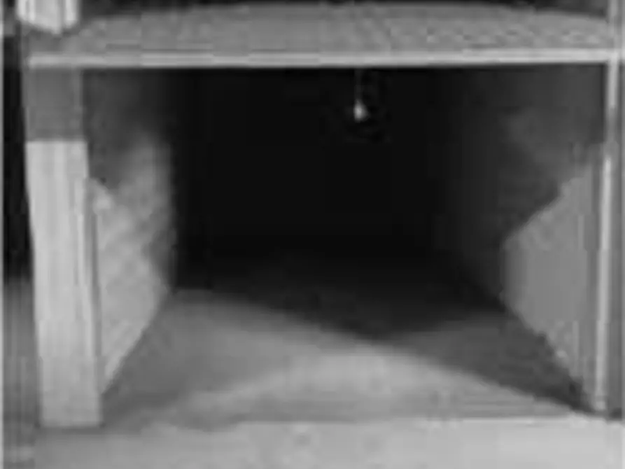 Immagine 2 di Garage in vendita  in VIA UDINE a Verona