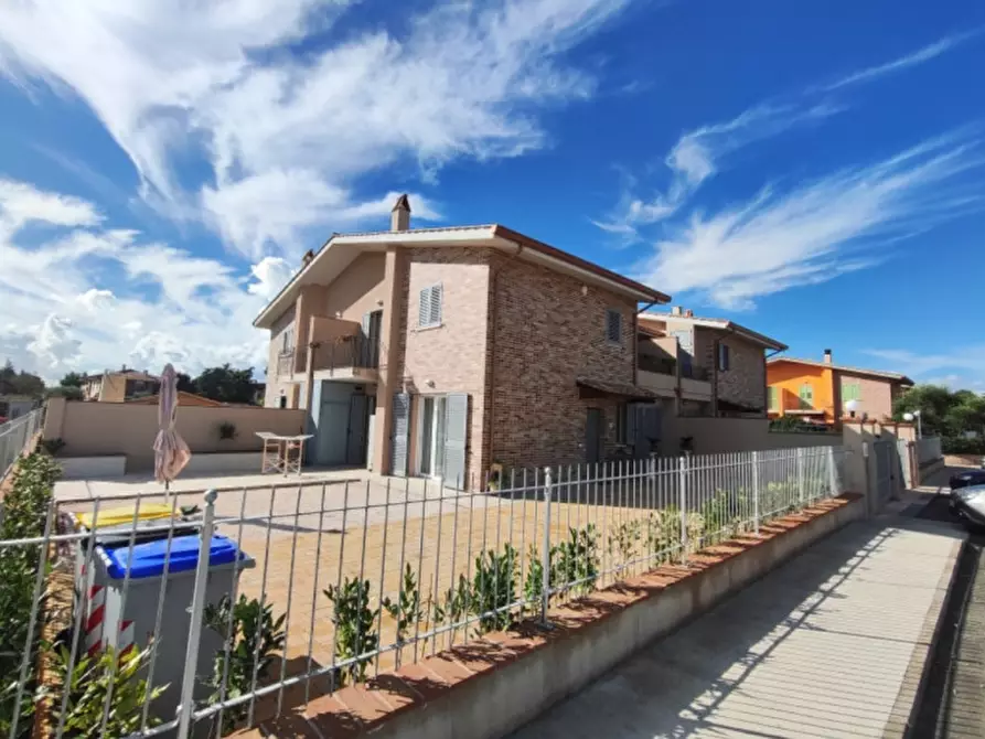 Immagine 3 di Casa quadrifamiliare in vendita  a Perugia