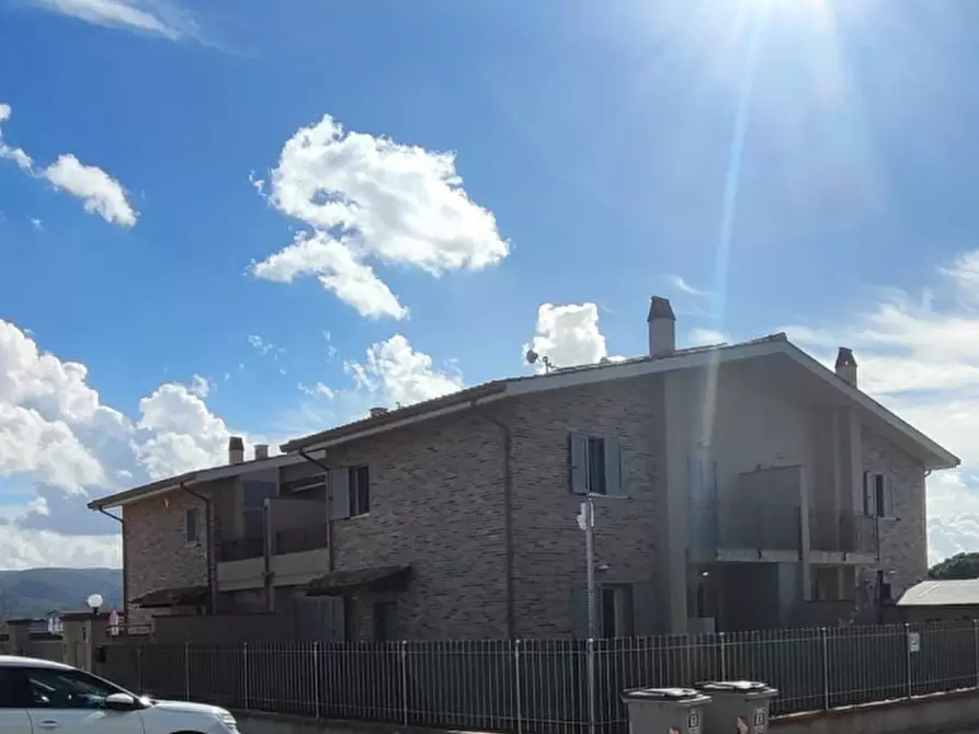 Immagine 5 di Casa quadrifamiliare in vendita  a Perugia