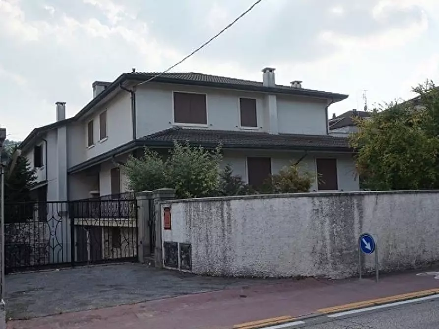Immagine 1 di Casa bifamiliare in vendita  in VIA TRENTO 57 a Arzignano